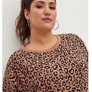 TORRID RAGLAN SWEATSHIRT- ULTRA SOFT FLEECE LEOPARD SIZE 4